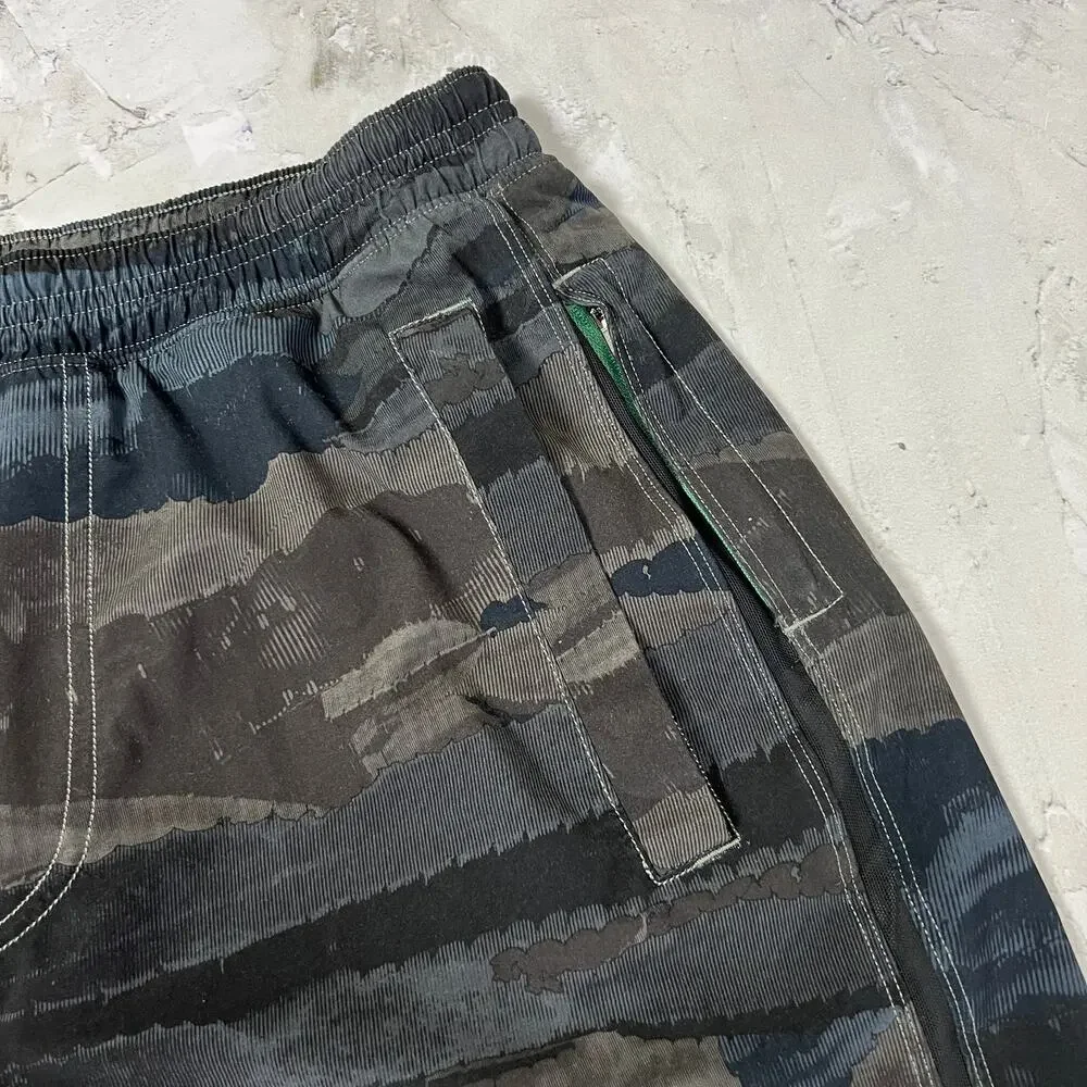 Lululemon Run Response 9 Shorts Mens M Gray Blue Camo Lined Running FLAW